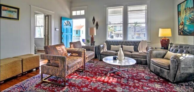 Photo - 2920 Avenue Q