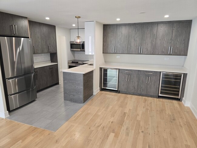 Photo - 227 E Walton Pl Unit 3W