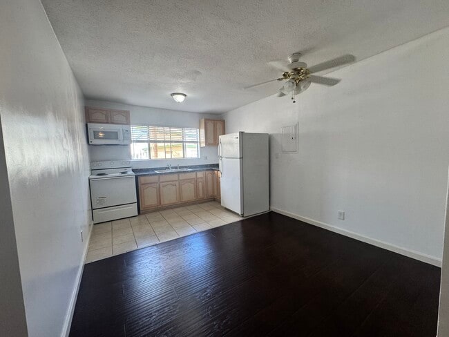 Kitchen w/ dining or work space