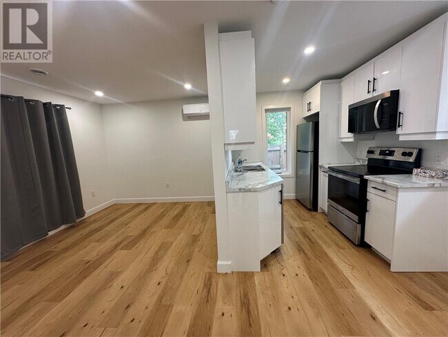 Photo - 3369 Falconbridge Rd
