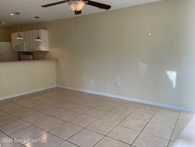 Photo - 1495 Malibu Cir NE