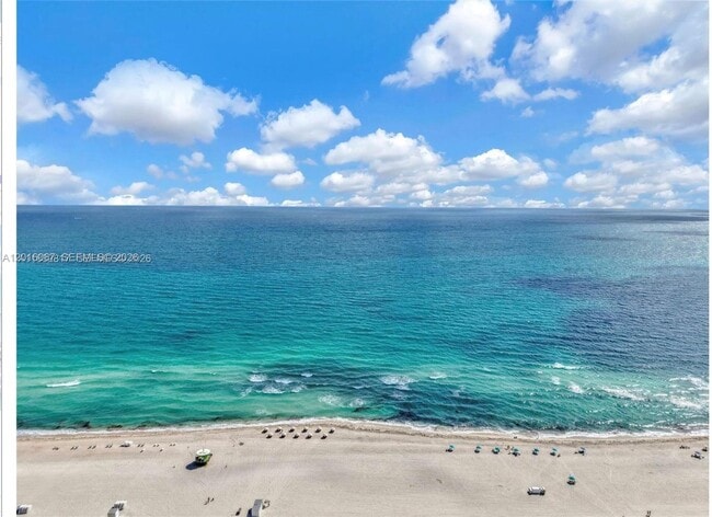 Photo - 5700 Collins Ave Unidad 3H