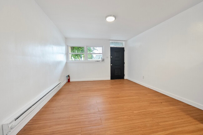 Photo - 2020 Woodlynne Ave