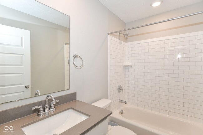 Photo - 5043 Maddox Ln