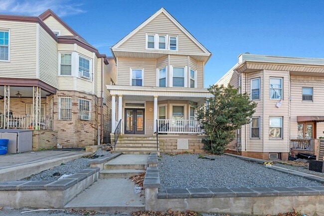 Building Photo - 385 Fairmount Ave Unit 1