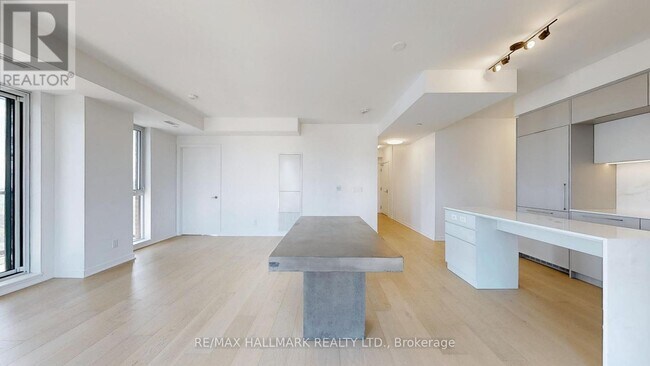 Photo - 185 Alberta Ave Unité 906