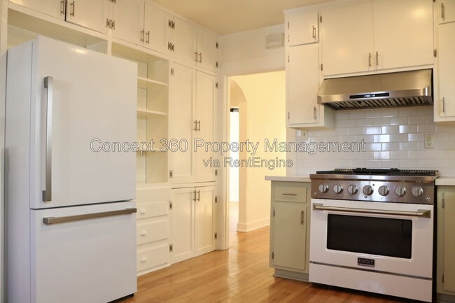 4727 E Colorado St Unit B