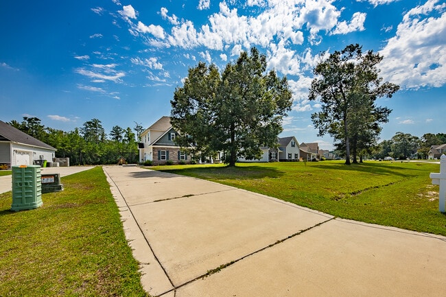 Photo - 150 Finch Ln
