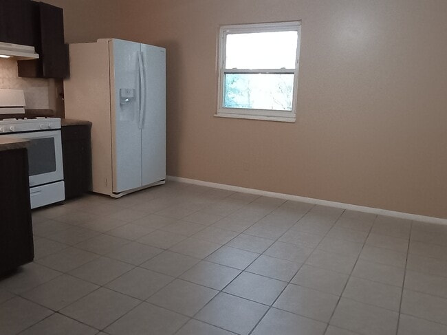 Photo - 211 Crosswinds Drive