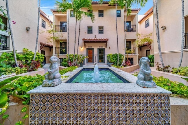 Photo - 2829 Coconut Ave