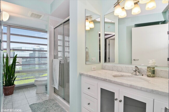 Photo - 1720 Maple Ave Unidad 1270