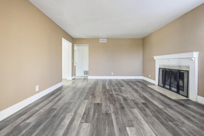 Photo - 3283 Braemar Ln