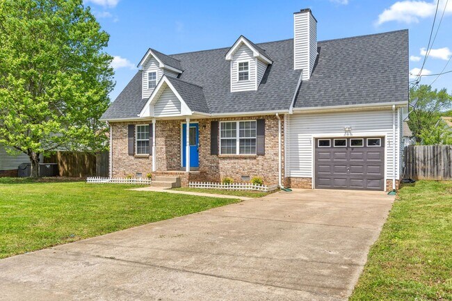 1235 Crystal Dr