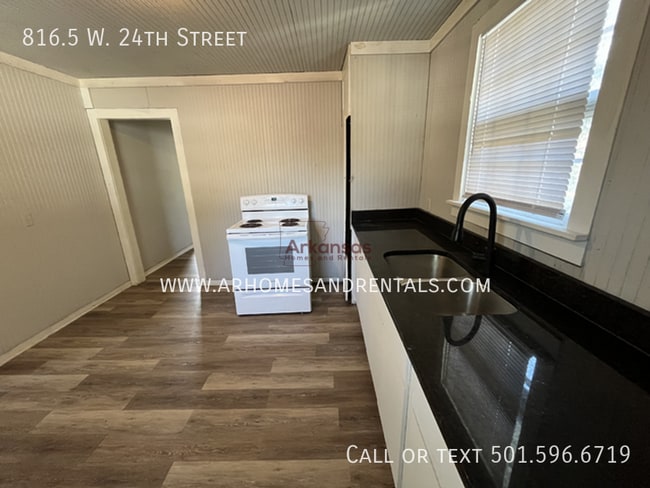 Photo - 816.5 W 24th St