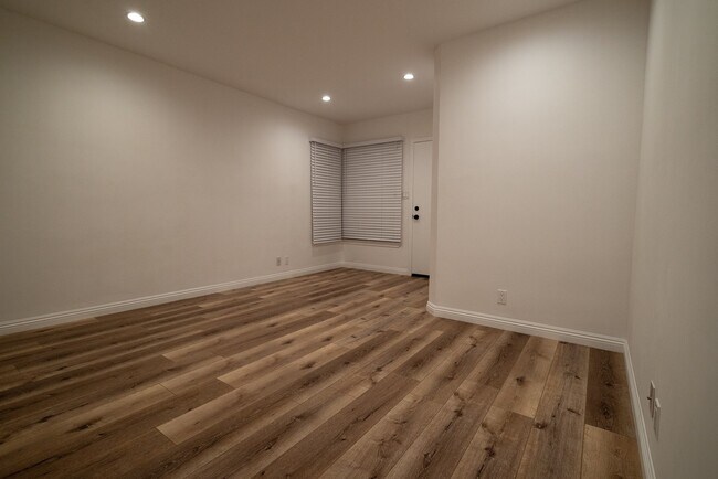 Photo - 4272 Elenda St