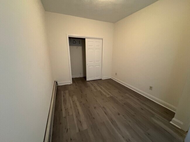 Photo - 10 Saunders St