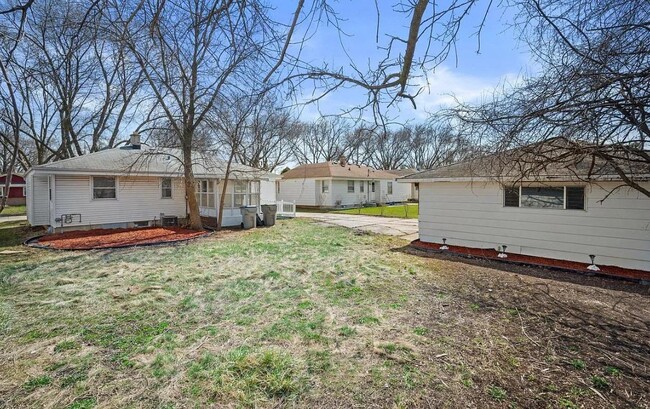 Photo - 6531 N Landers St