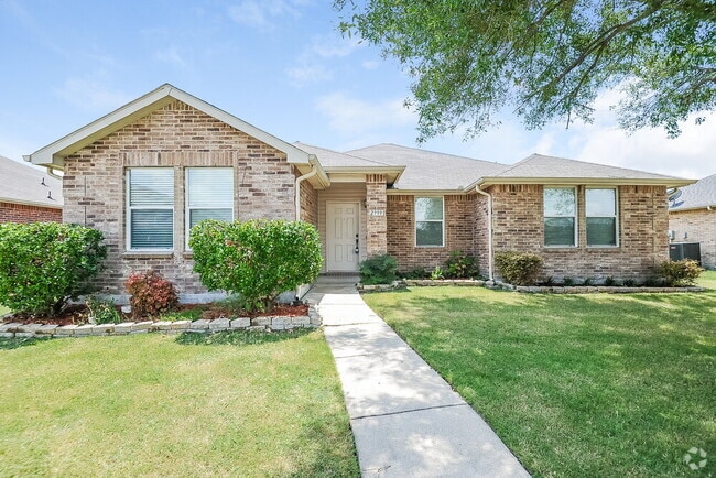 Building Photo - 2999 Fallbrook Dr Rental