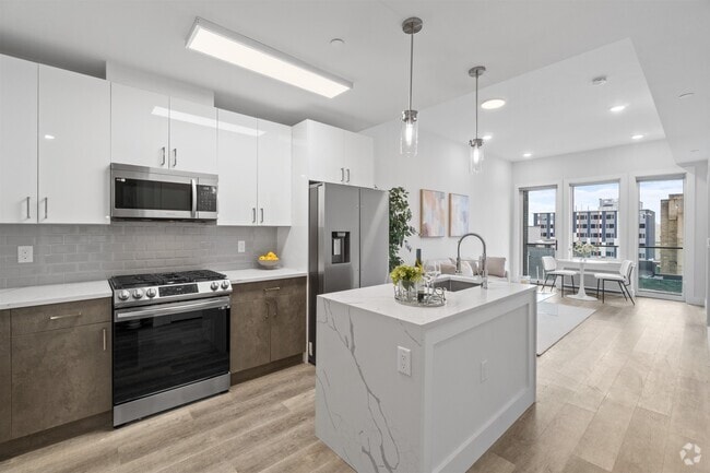 Building Photo - 412 Whiton St Unit 307 Rental