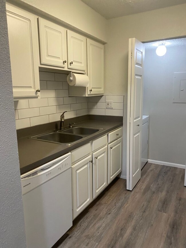 Photo - **CABANA KEY** One Bedroom ready for occupancy Unit 3756 Idlebrook 214
