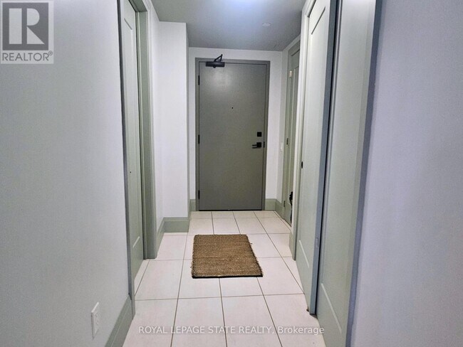 Photo - 181 James St N Unit 612