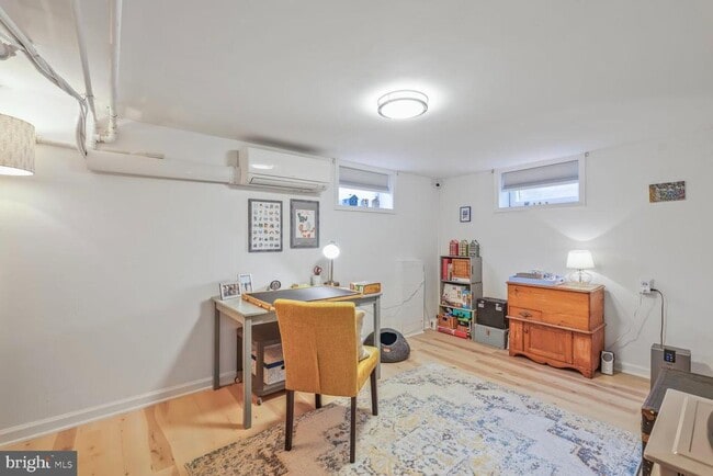 Photo - 2422 S Oakland St