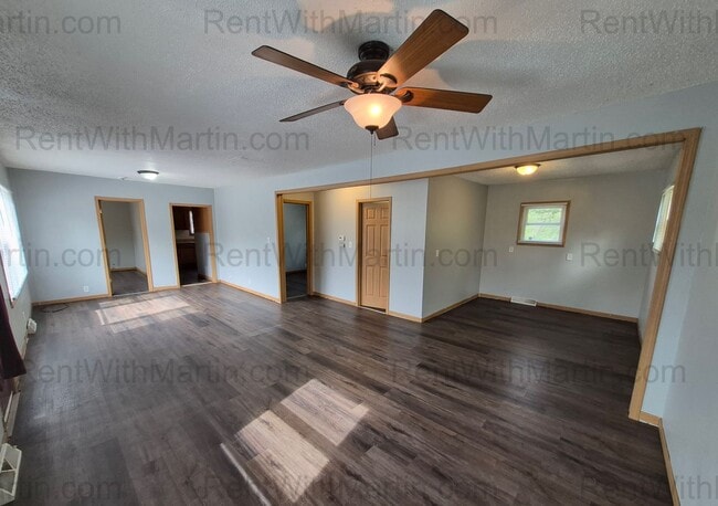 Photo - 2014 Spring View St