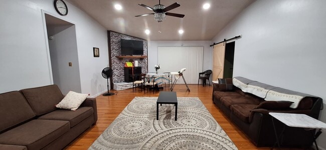 Photo - 6567 Montrose Trail