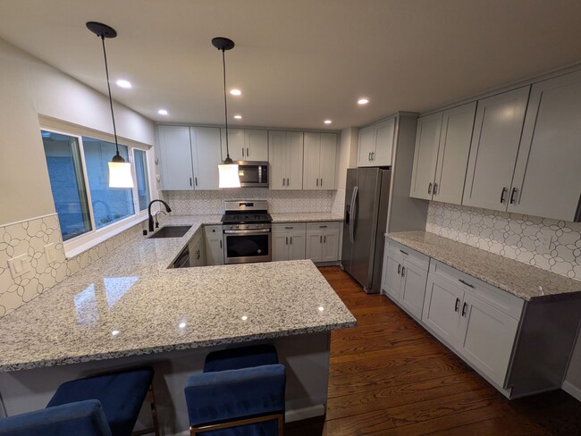 822 Weaver Ln