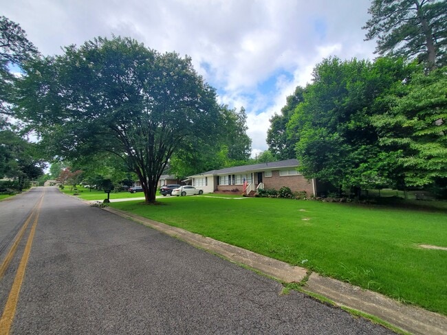 Photo - 412 Maiden Ln