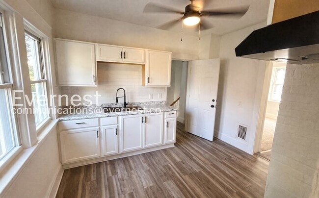 Photo - 937 Parkway Rd Unit 1