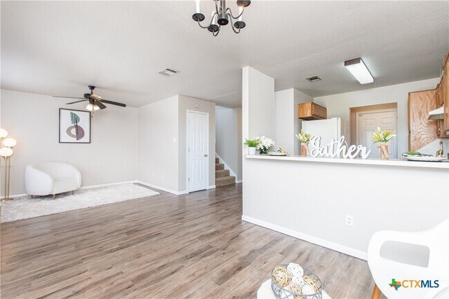 Photo - 402 Deloris Dr