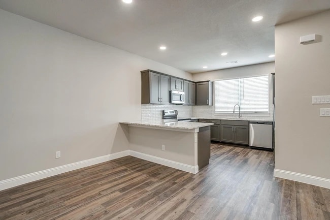 Dining Room & Kitchen