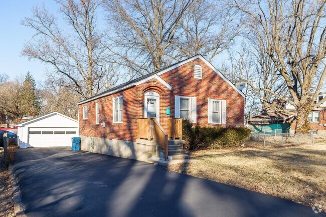 Building Photo - 2337 Spencer Ave Rental