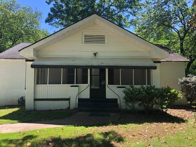 Great Location ! Spacious Backyard! - Great Location ! Spacious Backyard! House