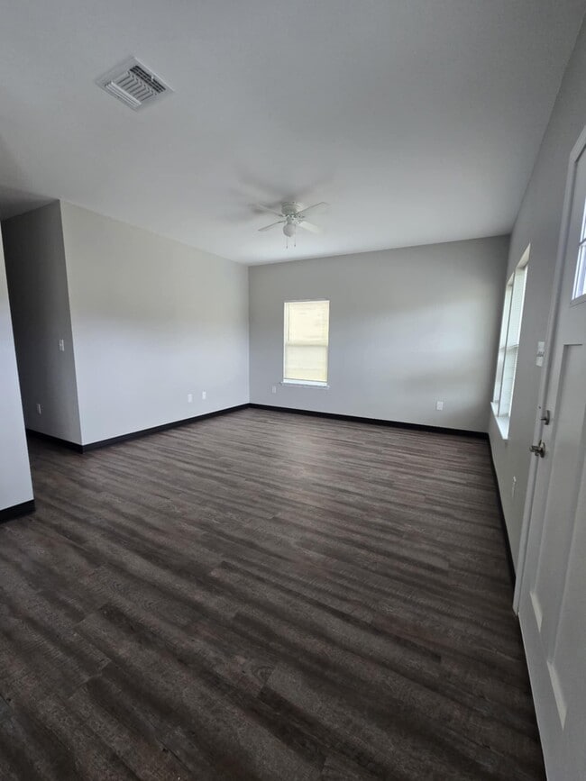 Building Photo - 1714 Sayers St Rental