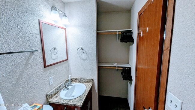 Photo - 121 E Roger Rd