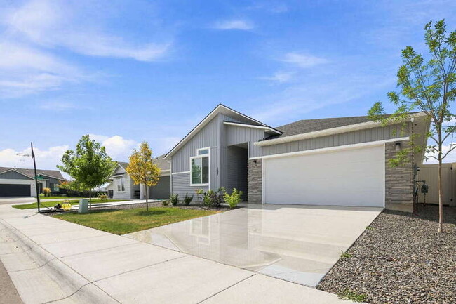 Photo - 297 N Madrone Ave