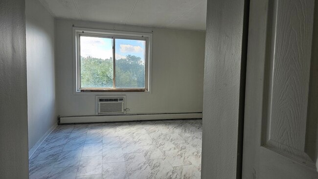 Photo - 5011 Valley Ln Unit 305