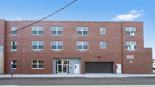 Photo - 1 Center St Apartment Unit 202