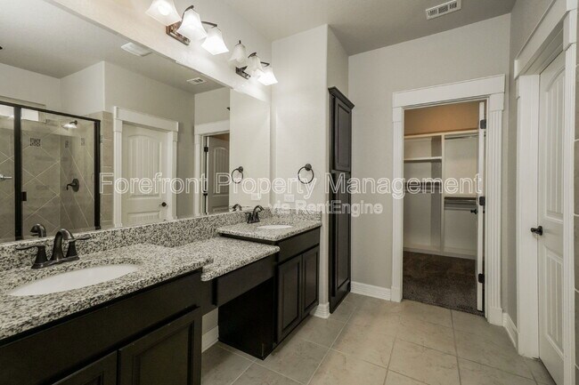 Photo - 18810 Edwards Edge