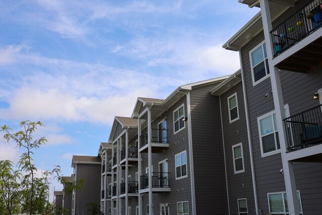 Photo - Union at Middle Creek