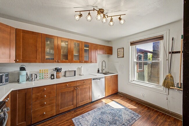 Photo - 1150 E Pierce St Unit 1