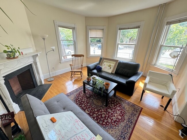 Photo - 1539 Cambridge St Unit 1