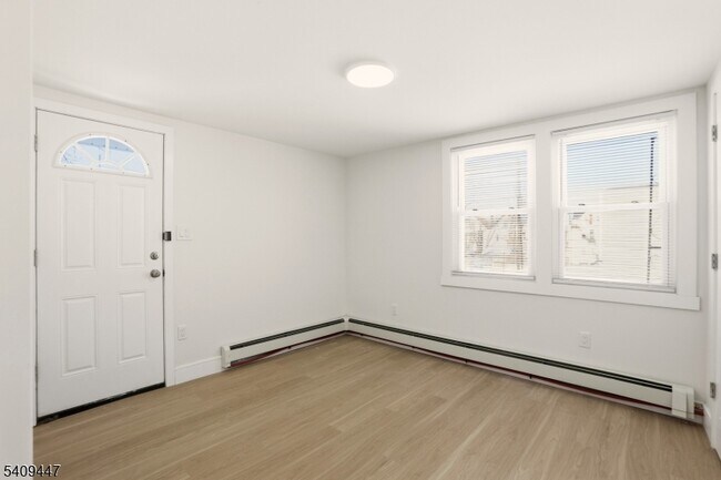 Photo - 196 2nd St Unit 2