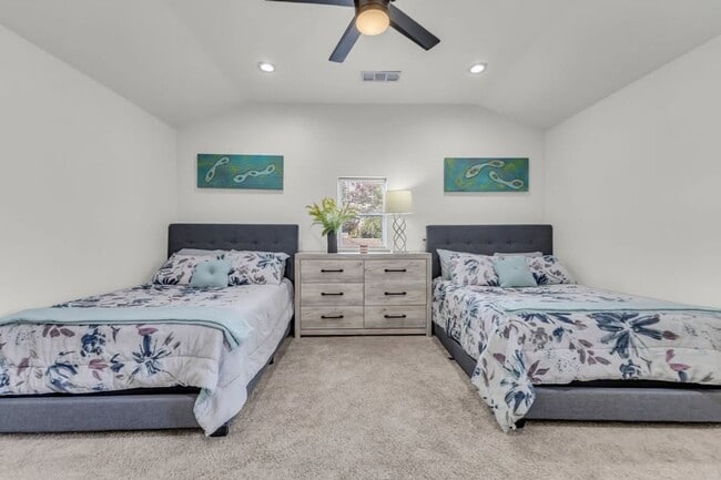 Photo - Stylish Furnished Home with Yard & All Bills Included