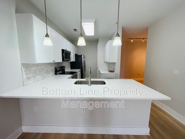 Photo - 1101 W 1st St Unit 105