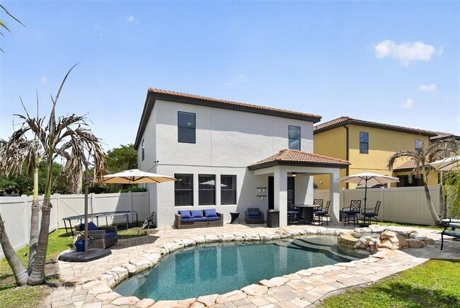 Photo - 1973 Fishtail Fern Way