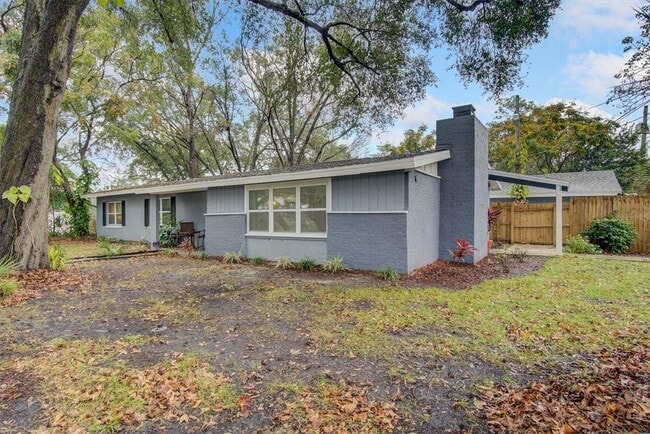 Photo - 403 Palm Springs Dr