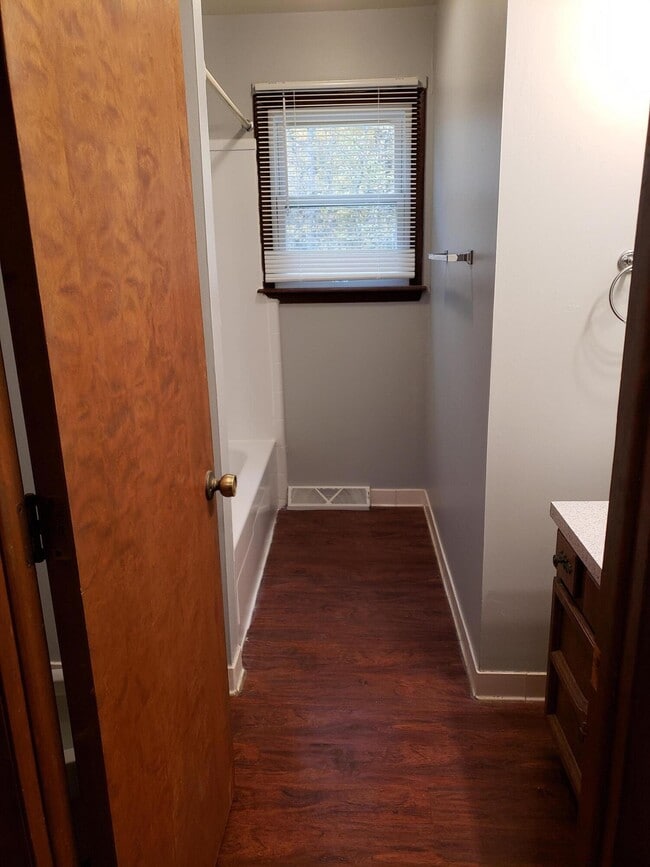 Photo - 1391 S Center Rd